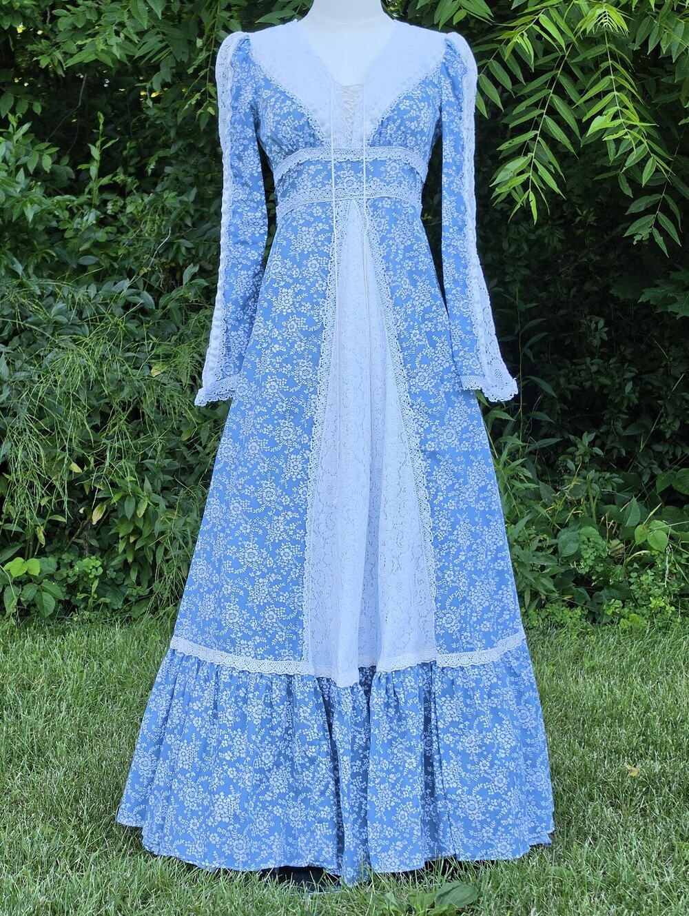 GUNNE SAX Blue Floral Prairie Dress/